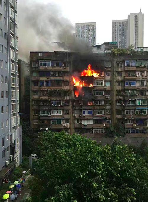 重慶一住宅發(fā)生火災致1傷，災難背后的警示與反思，重慶住宅火災致1傷，災難啟示與反思