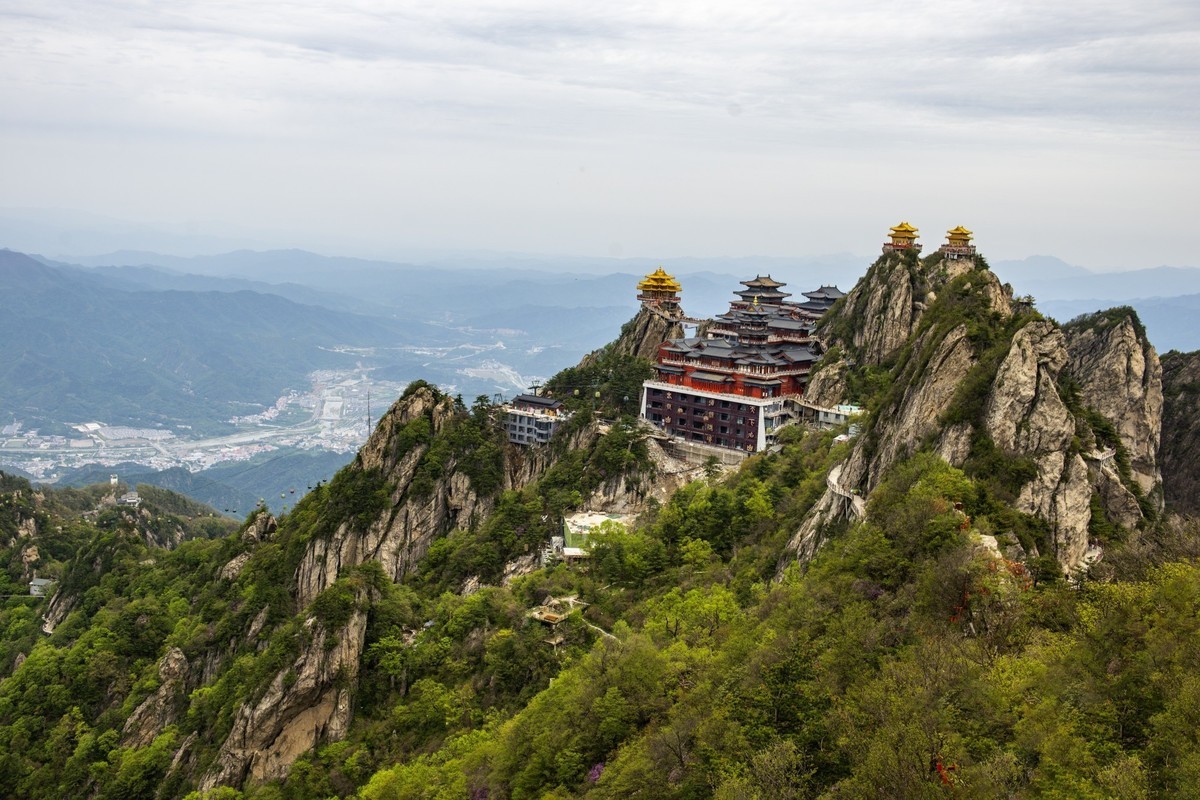 河南老君山的風(fēng)景圖片，自然之美的獨(dú)特展現(xiàn)，河南老君山自然美景，獨(dú)特展現(xiàn)的絕美風(fēng)景圖片