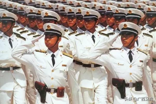 中國海軍軍服圖片，歷史、演變與現(xiàn)代風貌，中國海軍軍服，歷史演變與現(xiàn)代風貌圖片展示